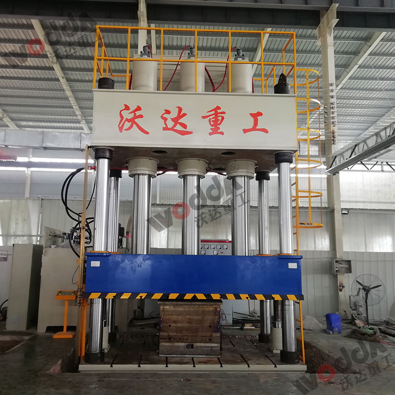 1000吨四柱液压机